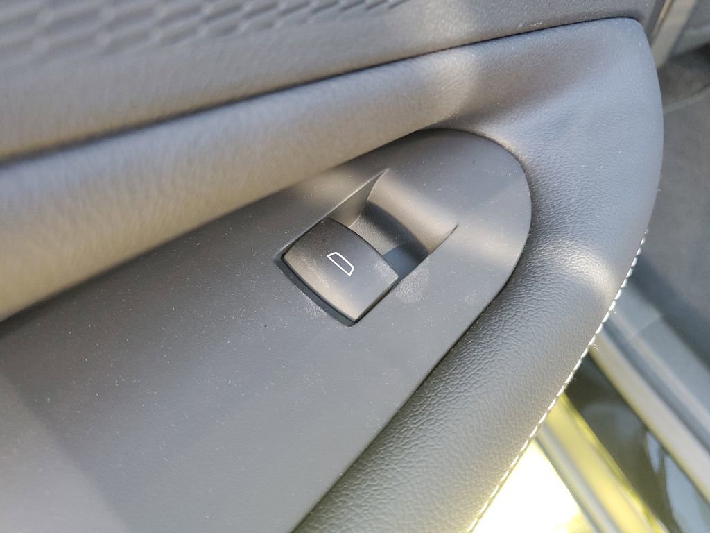 Used 2026 Chevrolet Blazer EV LT w/ Midnight/Sport Edition FWD image 15