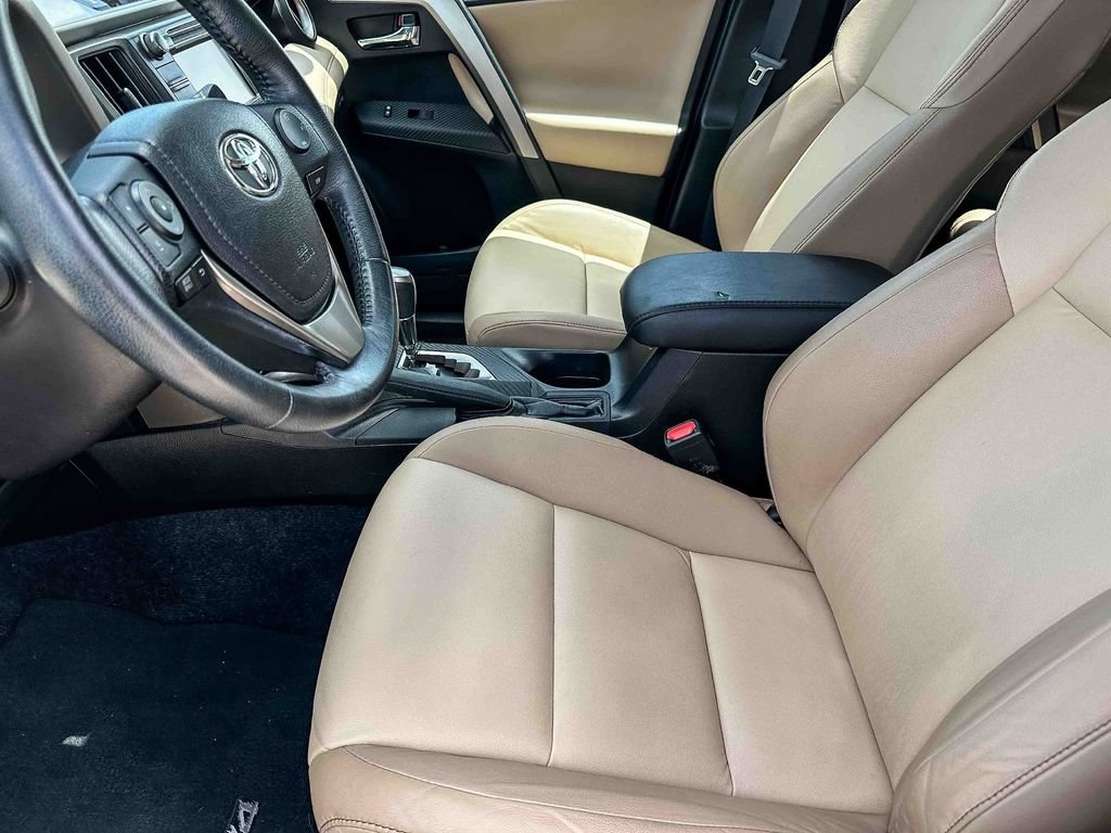 Used 2014 Toyota RAV4 Limited w/ Technology Package FWD image 13