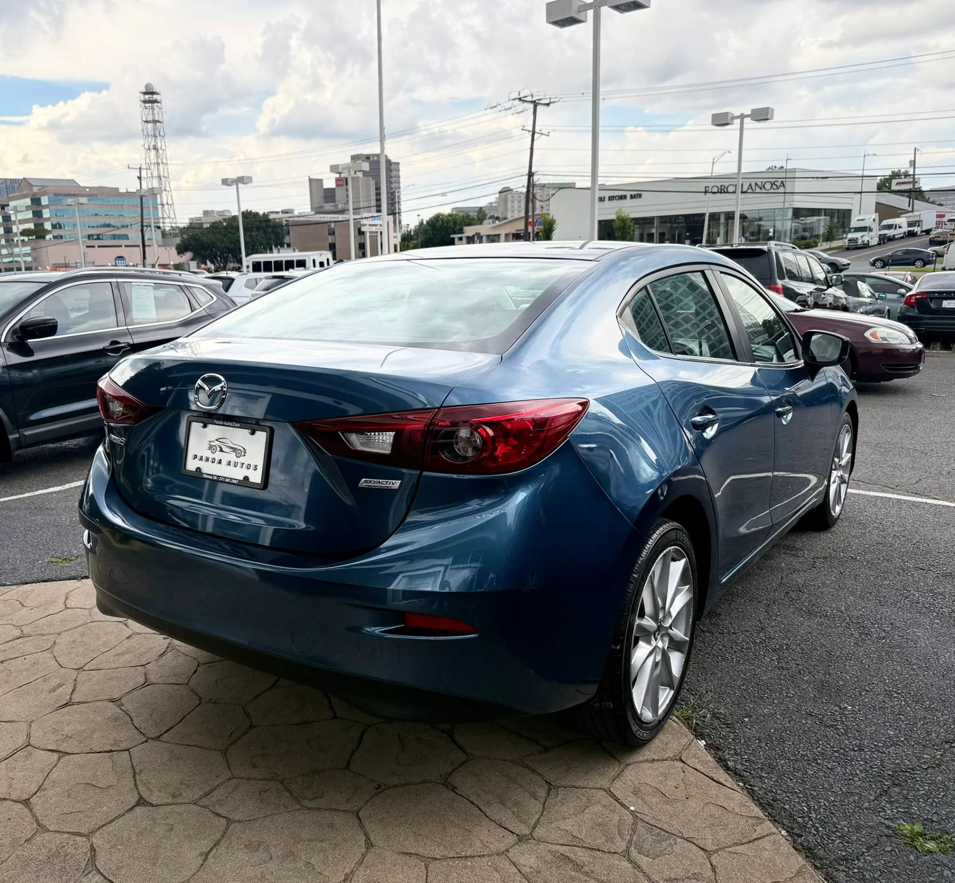 Used 2017 MAZDA MAZDA3 Touring FWD image 7