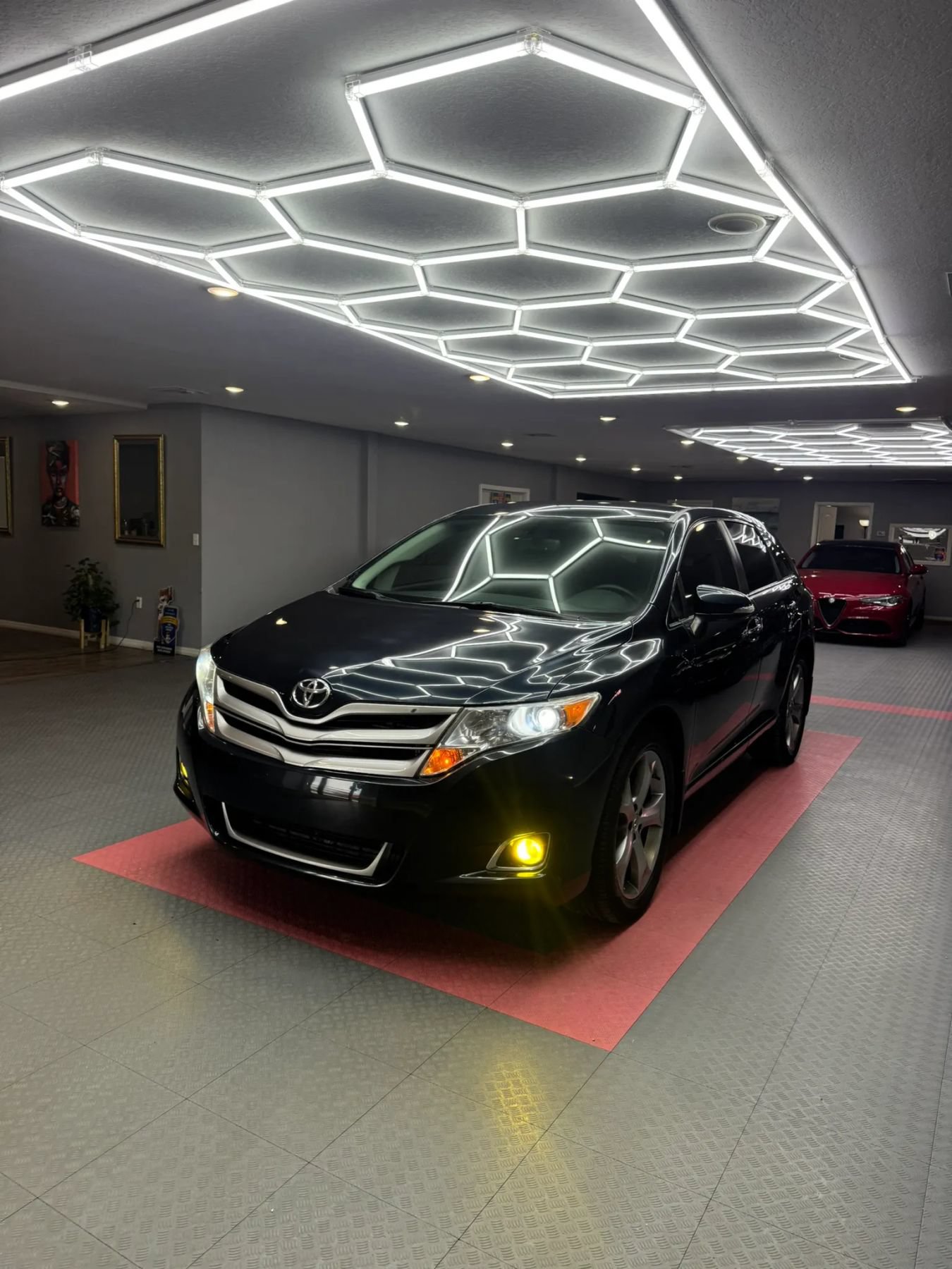 Used 2015 Toyota Venza XLE FWD image 3