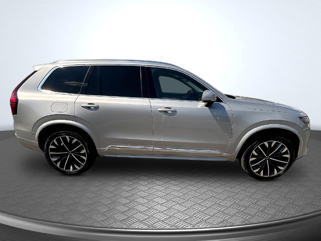 Used 2025 Volvo XC90 B5 Plus AWD/4WD image 4