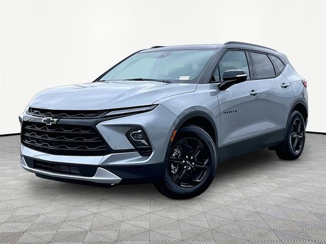 New 2026 Chevrolet Blazer LT w/ Sound & Technology Package AWD/4WD image 3