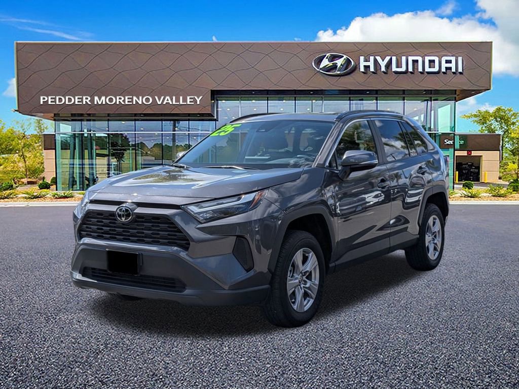 Used 2025 Toyota RAV4 XLE w/ Convenience Package image 7