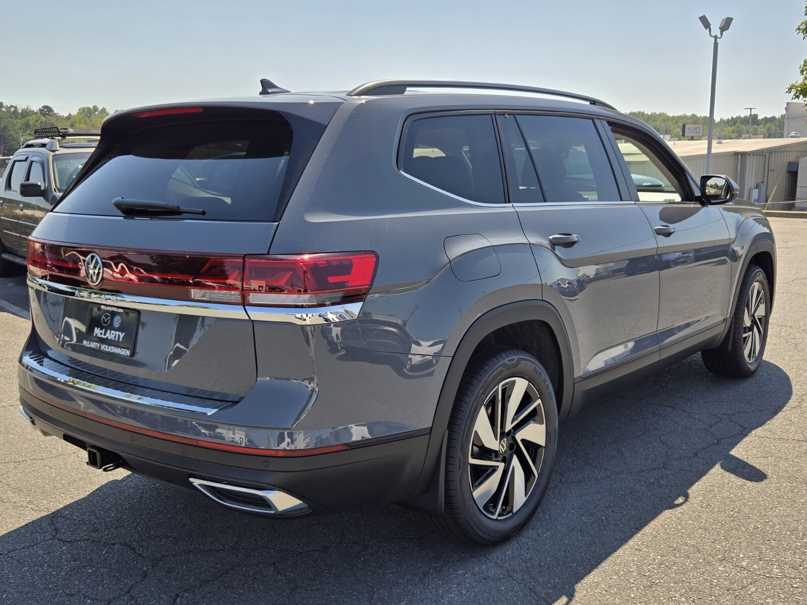 New 2026 Volkswagen Atlas SE image 3