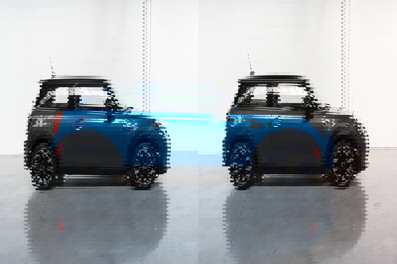 Used 2023 MINI Cooper SE image 7