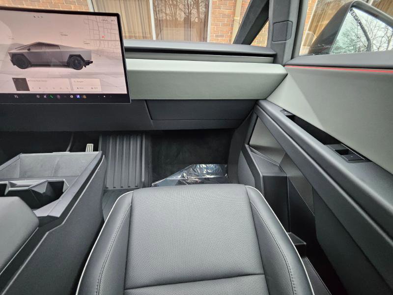 Used 2025 Tesla Cybertruck AWD Crew Cab image 63