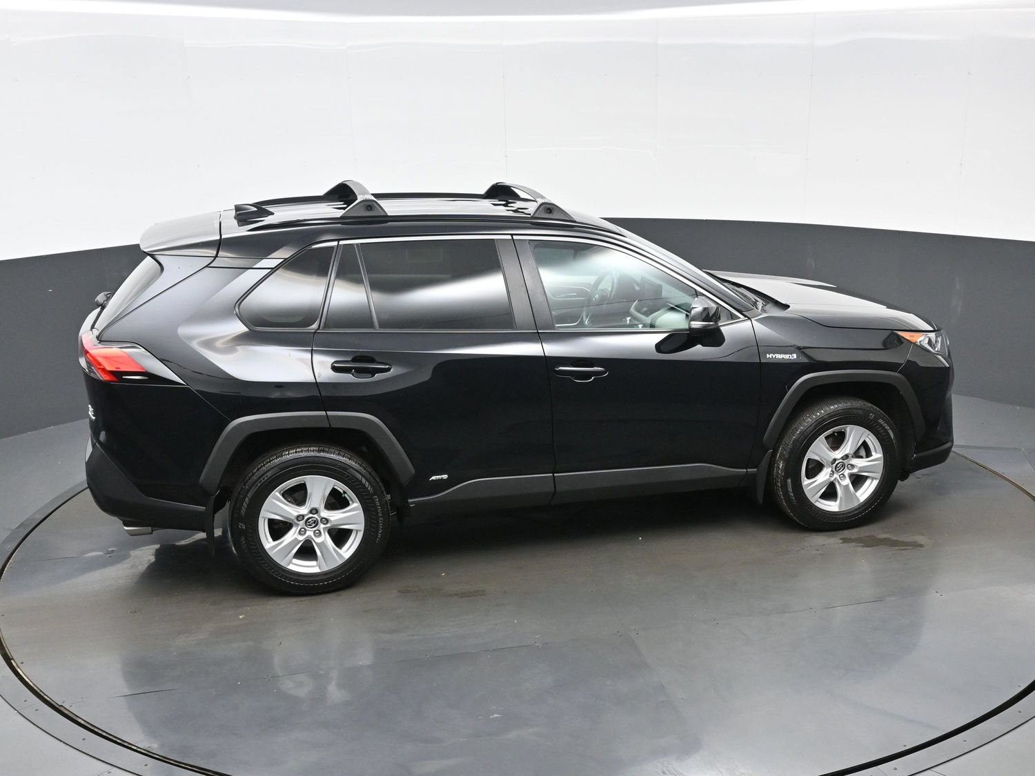 Used 2020 Toyota RAV4 XLE w/ XLE Grade Weather Package AWD/4WD image 39