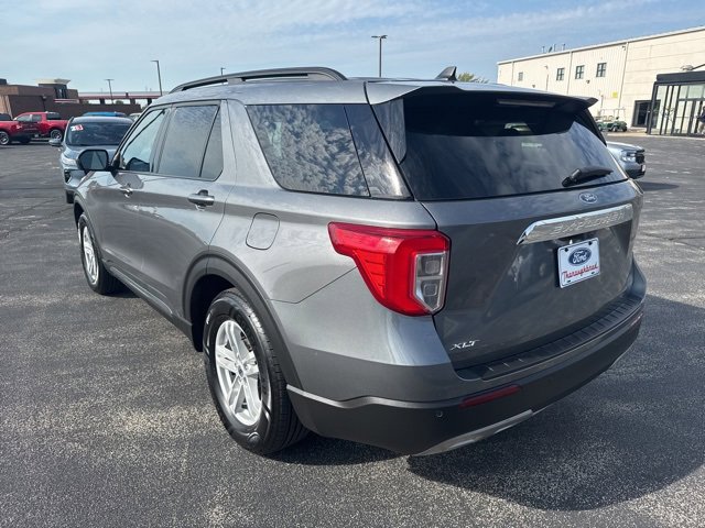 Used 2024 Ford Explorer XLT w/ Equipment Group 202A image 3