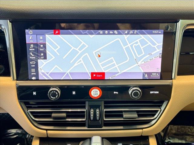Used 2026 Porsche Macan AWD/4WD image 16