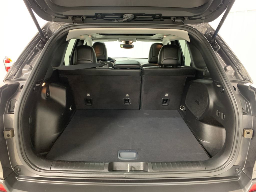 Used 2021 Jeep Cherokee Latitude Plus image 20