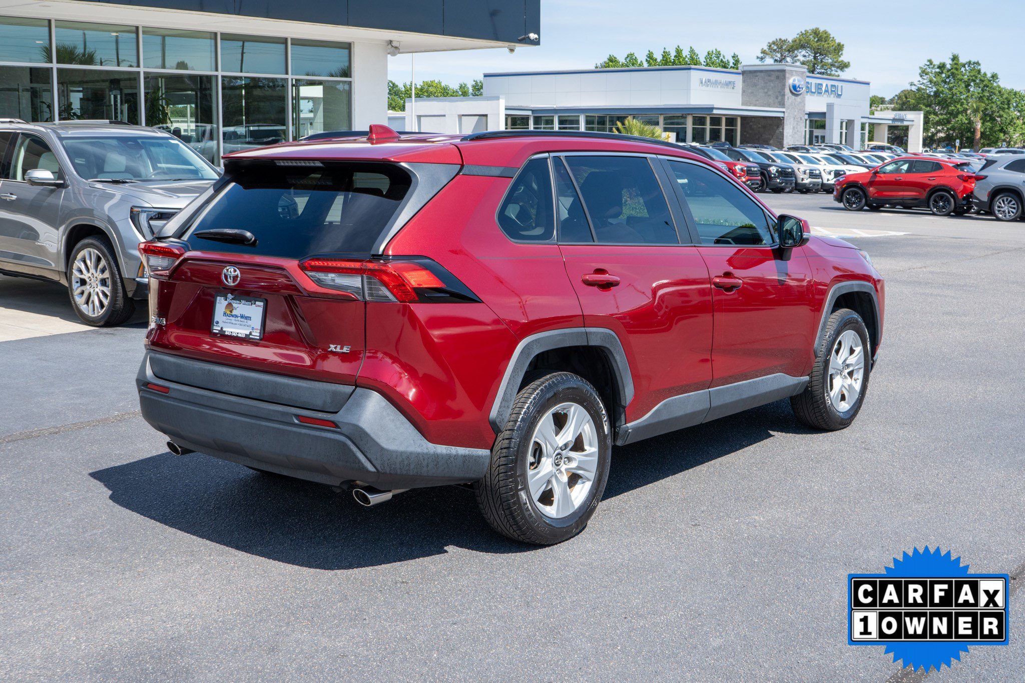 Used 2019 Toyota RAV4 XLE w/ Convenience Package FWD image 3