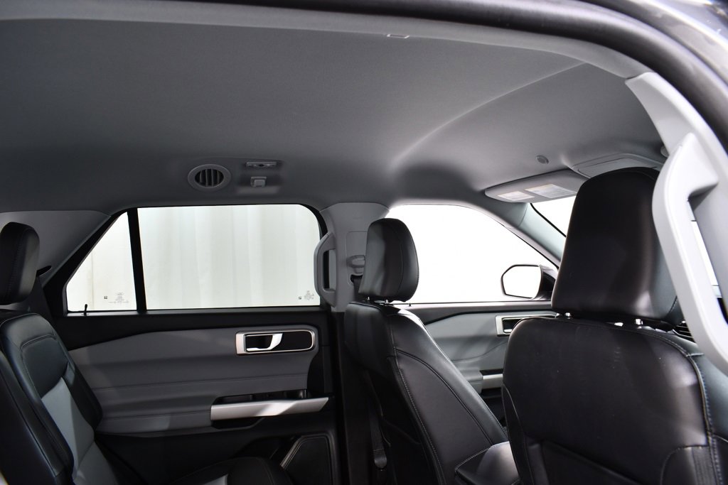 Used 2023 Ford Explorer XLT w/ Equipment Group 202A image 18