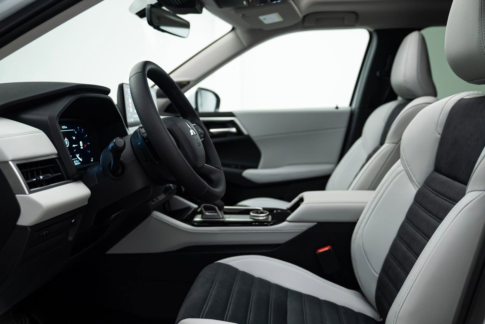 New 2026 Mitsubishi Outlander SE image 4