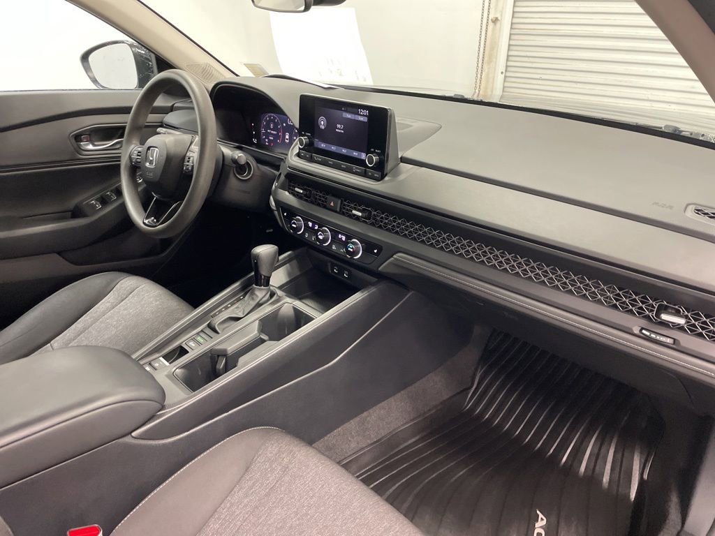 Used 2023 Honda Accord EX image 34