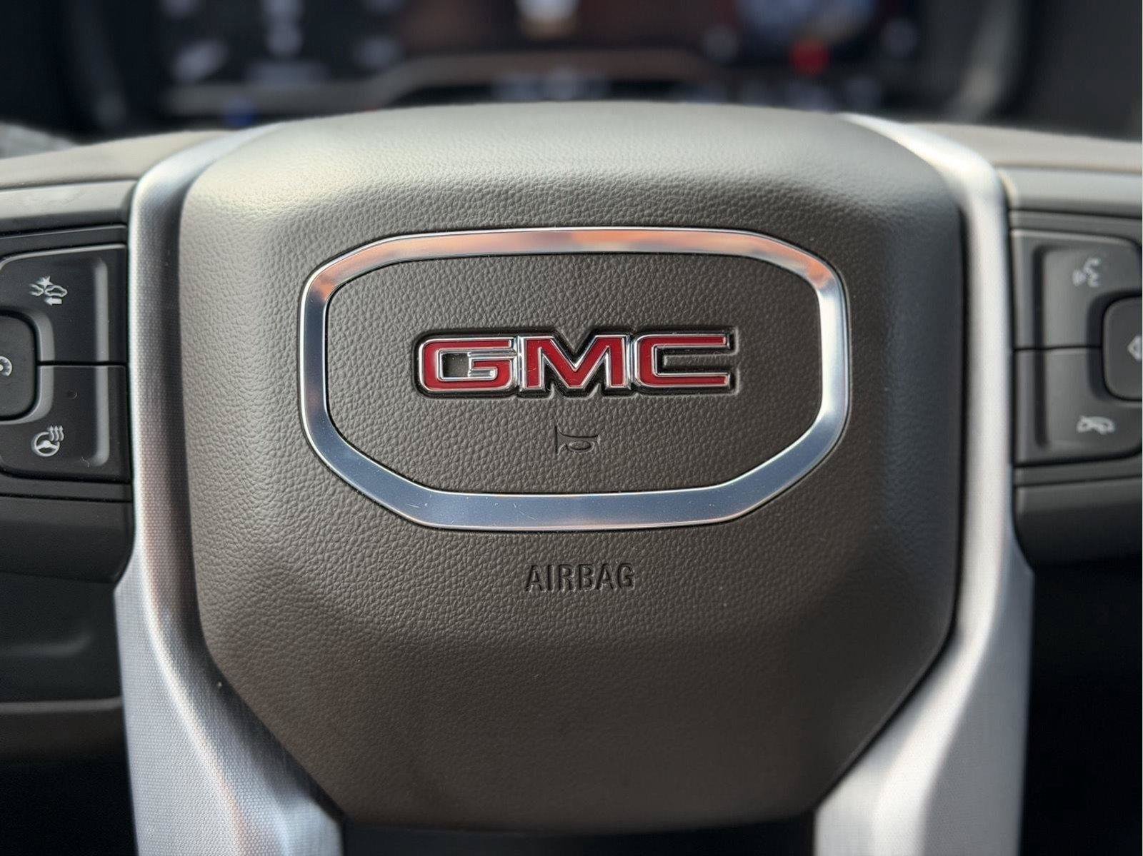 Used 2024 GMC Yukon SLT w/ SLT Luxury Package AWD/4WD image 15