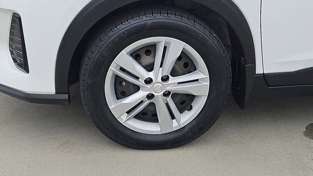 Used 2023 Nissan Kicks S FWD image 32