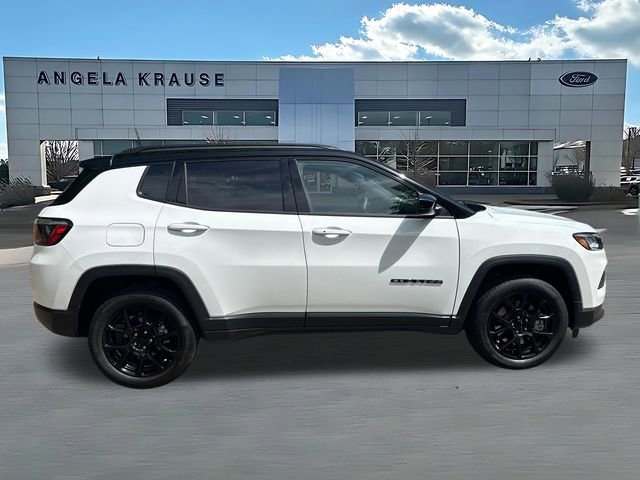 Used 2024 Jeep Compass Latitude w/ Altitude Special Edition AWD/4WD image 10