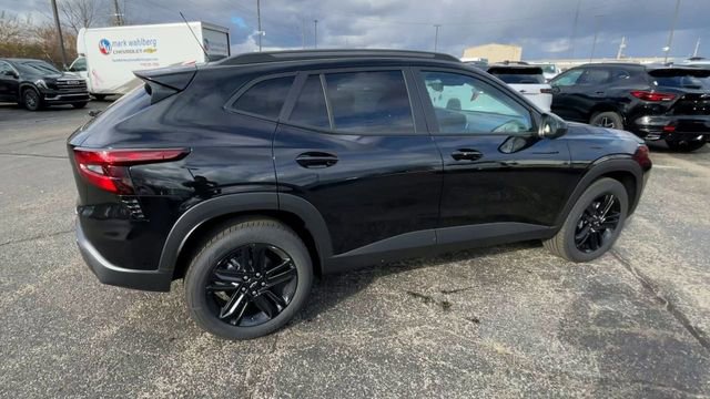 Used 2026 Chevrolet Trax ACTIV w/ Sunroof Package image 2