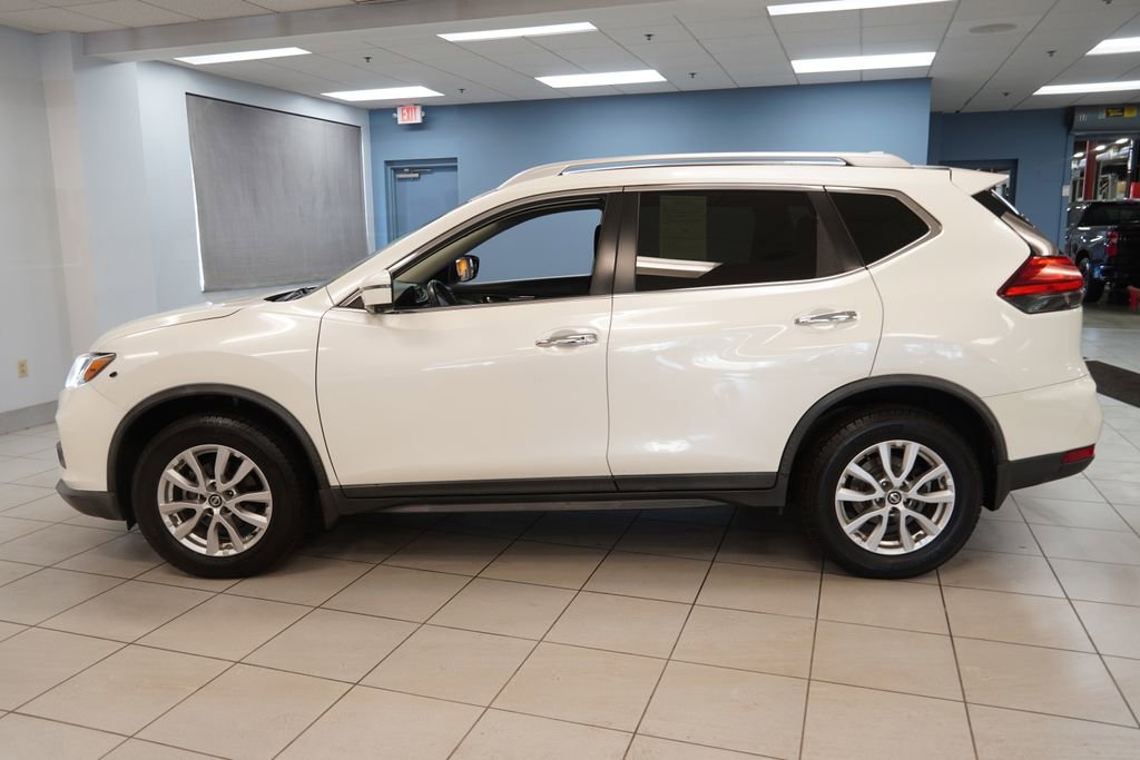 Used 2017 Nissan Rogue SV w/ SV Premium Package AWD/4WD image 2
