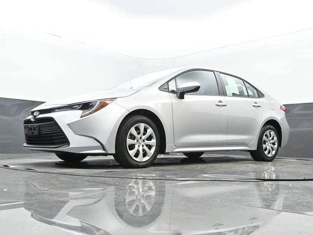 Used 2026 Toyota Corolla LE image 25