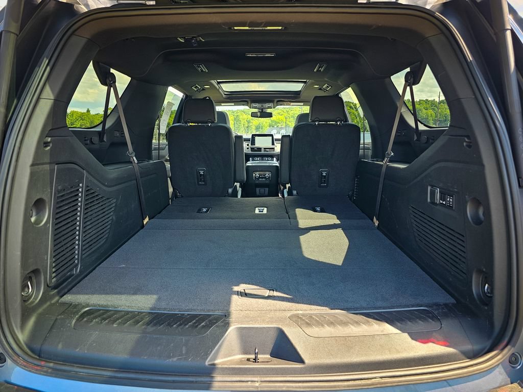 Used 2022 GMC Yukon XL SLT w/ SLT Premium Package AWD/4WD image 38