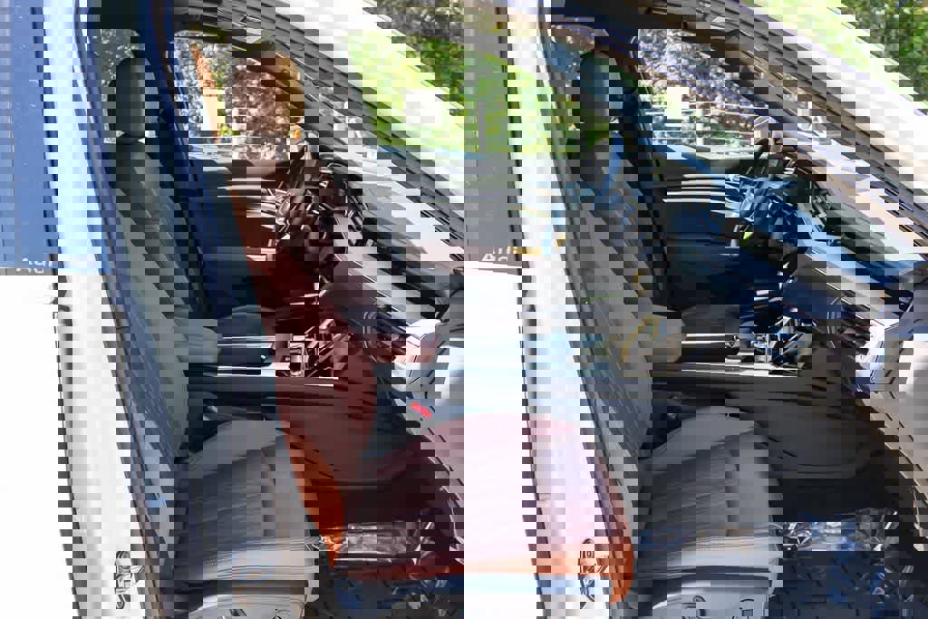 Used 2024 Audi Q8 e-tron Premium Plus w/ Premium Plus Package image 16