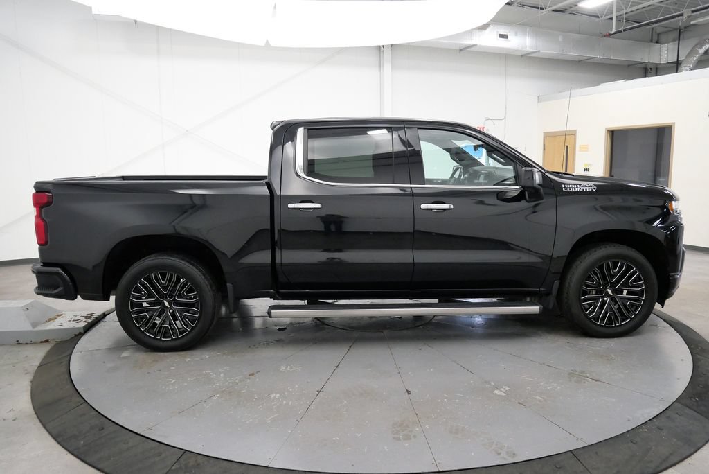 Used 2019 Chevrolet Silverado 1500 High Country w/ Technology Package AWD/4WD image 8