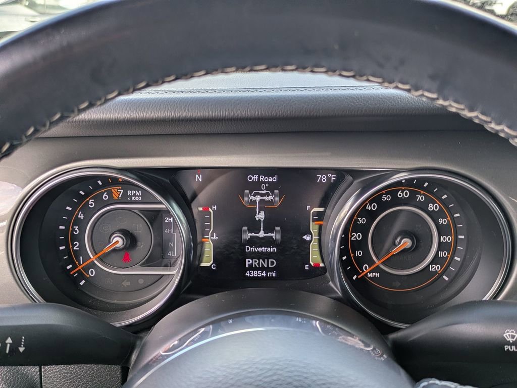 Used 2022 Jeep Wrangler Unlimited Sahara image 19