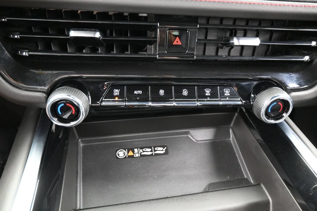 Used 2025 Chevrolet Suburban RST w/ Comfort Package RWD image 32