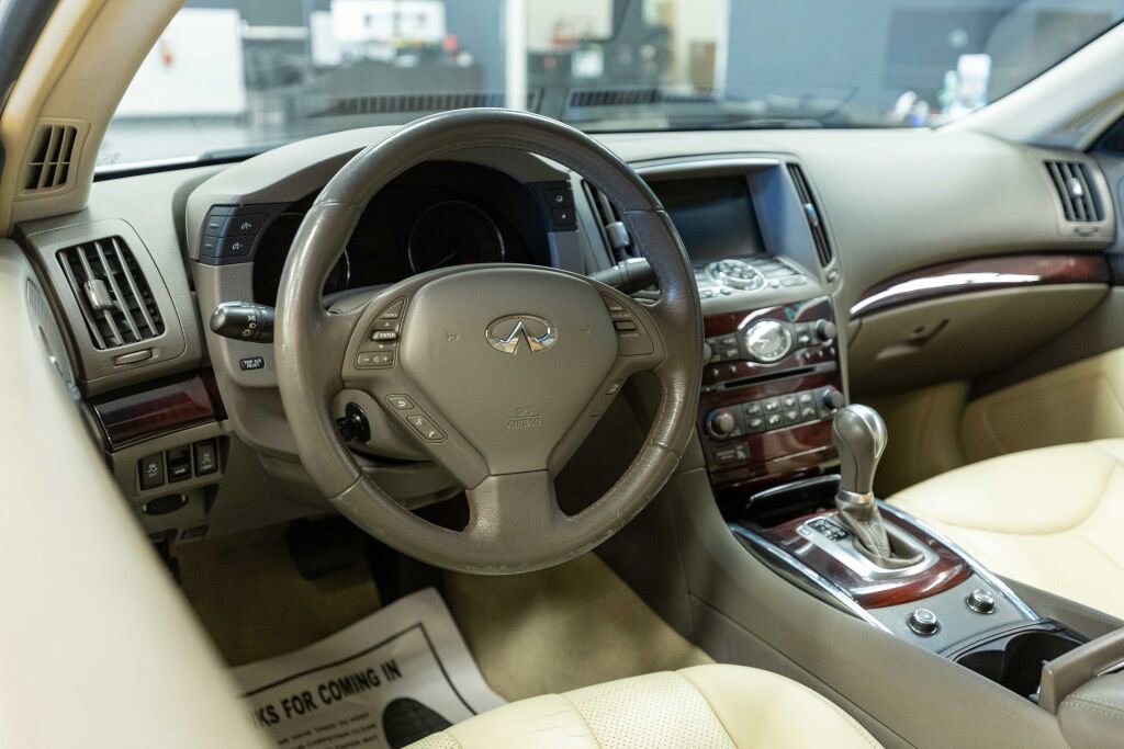 Used 2011 INFINITI G37 Journey w/ Premium Pkg image 10