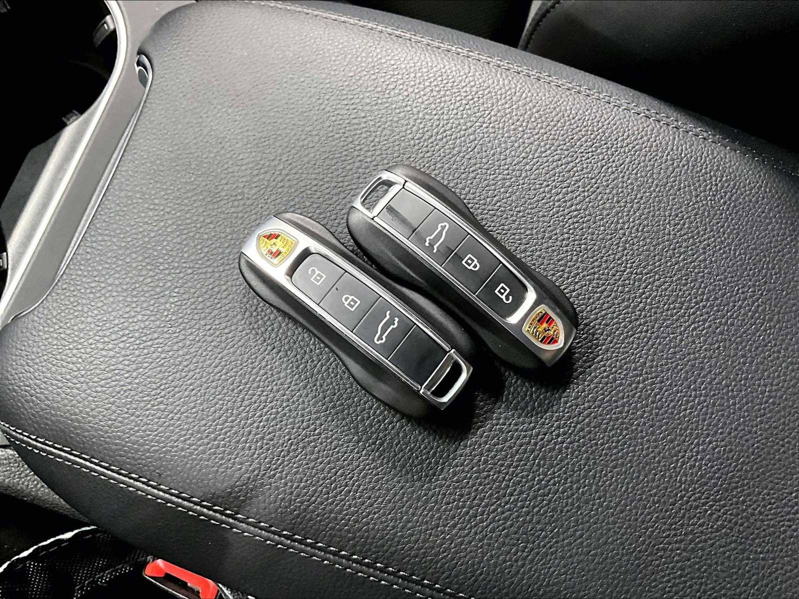 Used 2022 Porsche Cayenne image 39