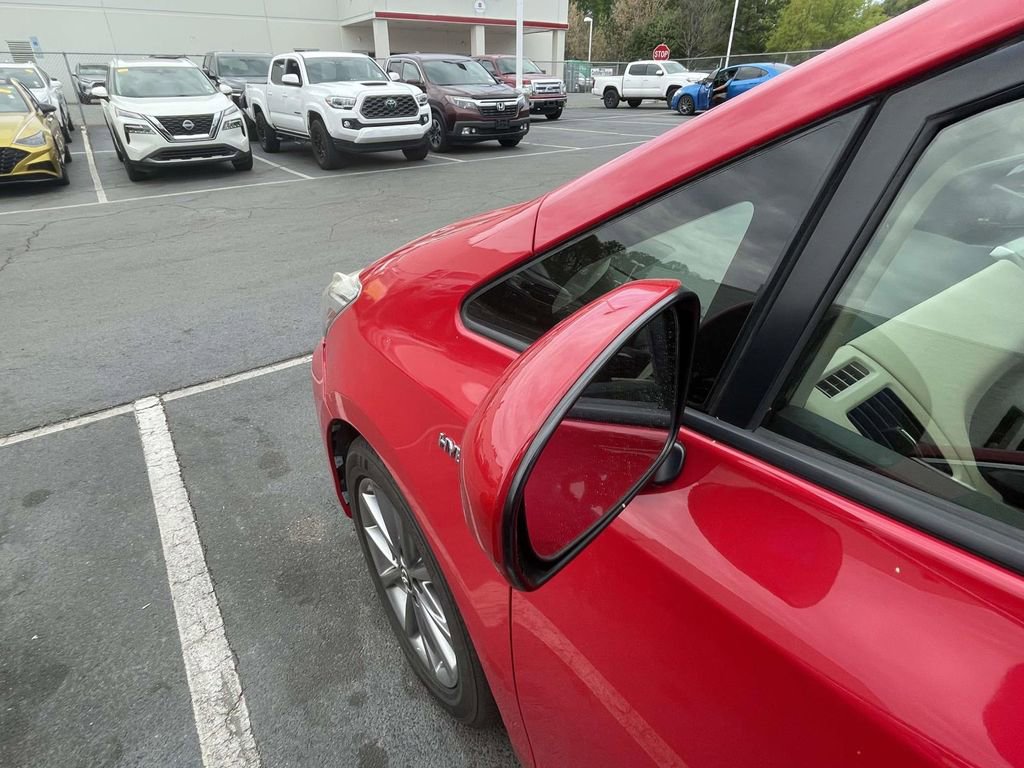 Used 2015 Toyota Prius V Five image 20