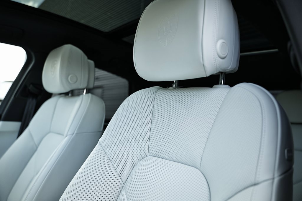 New 2026 Porsche Macan image 24