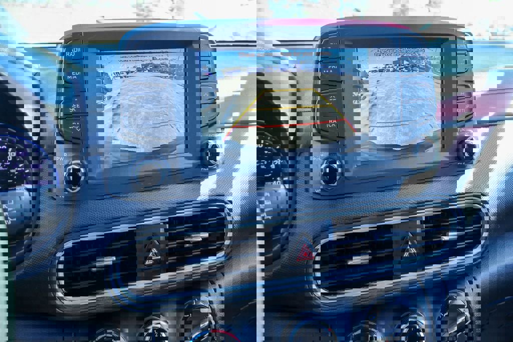 Used 2021 Hyundai Kona SE w/ Cargo Package image 4