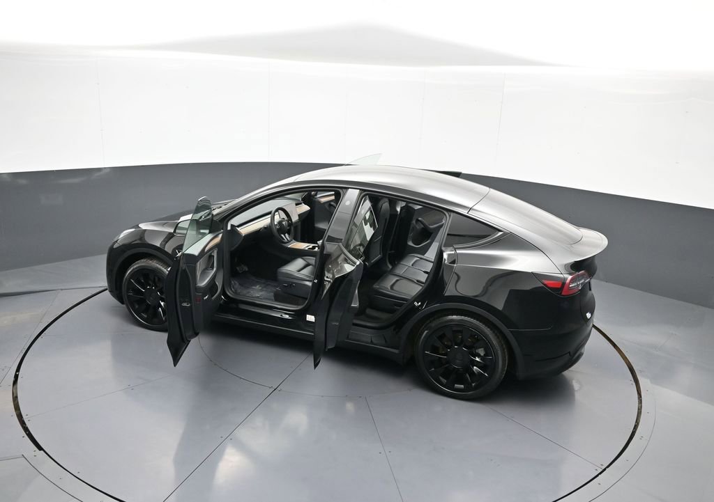 Used 2023 Tesla Model Y Long Range image 45