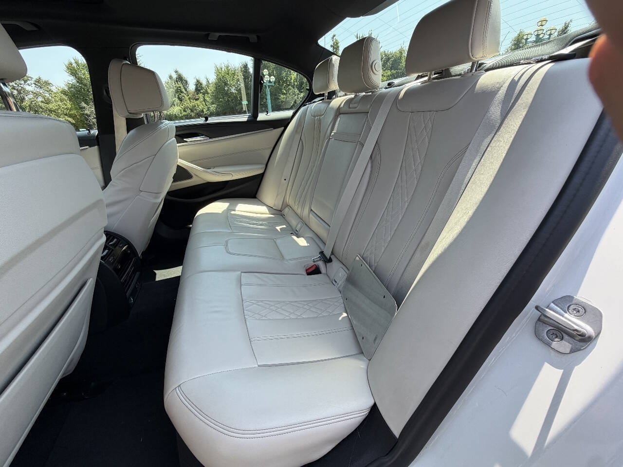 Used 2021 BMW M550i xDrive w/ Executive Package AWD/4WD image 12