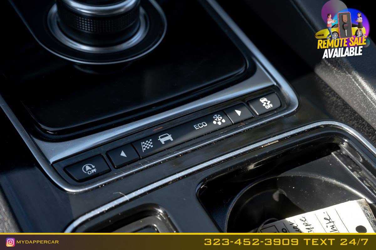 Used 2020 Jaguar F-PACE Premium image 31