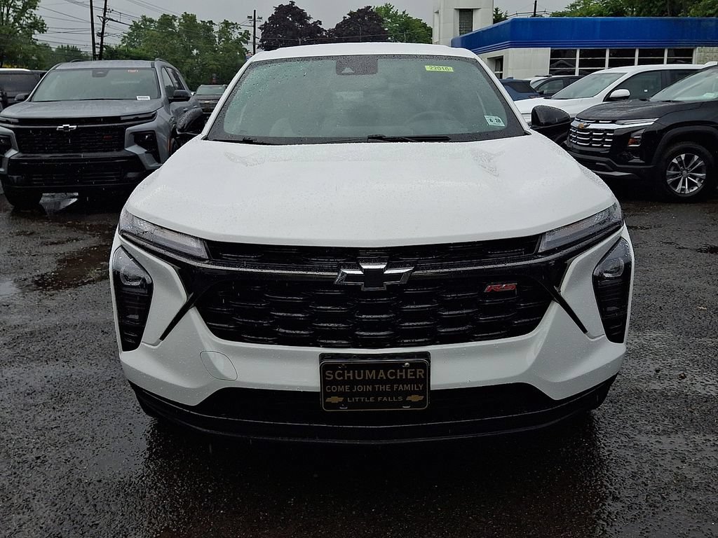 Certified 2024 Chevrolet Trax RS FWD image 2
