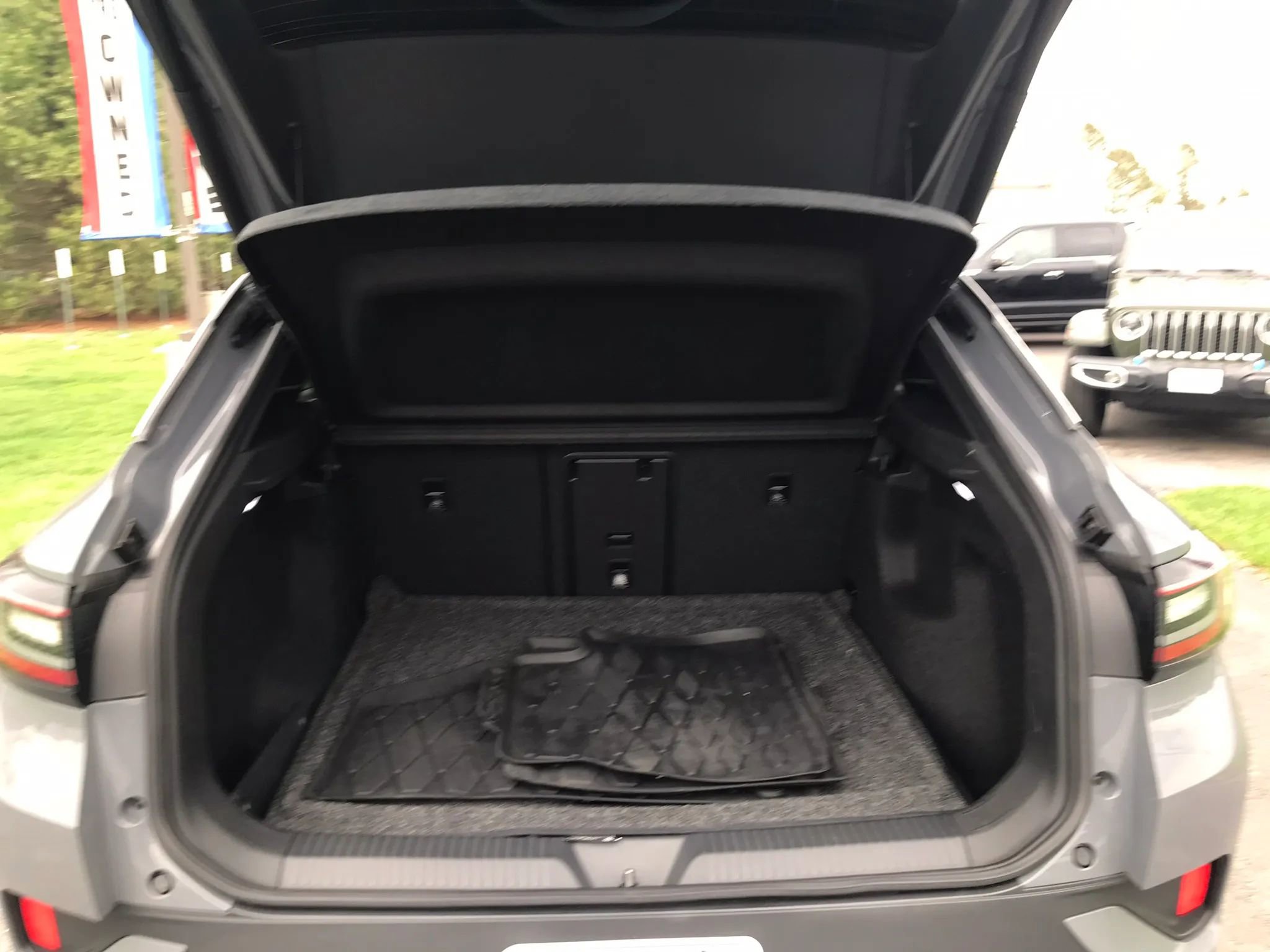 Used 2023 Volkswagen ID.4 Pro S Plus image 38