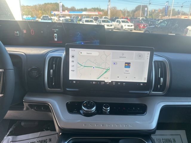 New 2025 Ford Expedition Active image 22