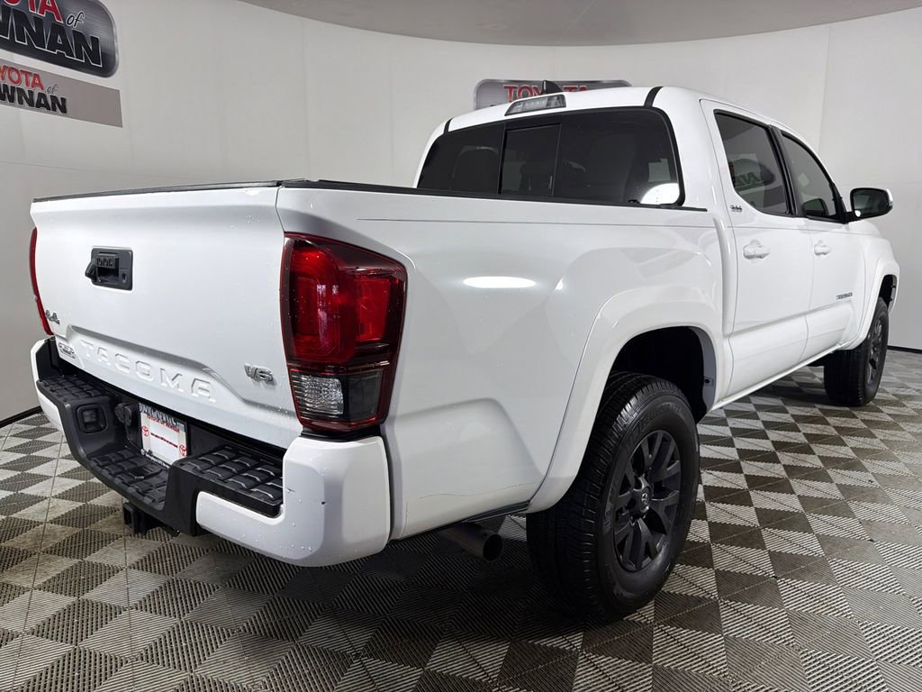 Used 2022 Toyota Tacoma SR5 w/ Technology Package image 3