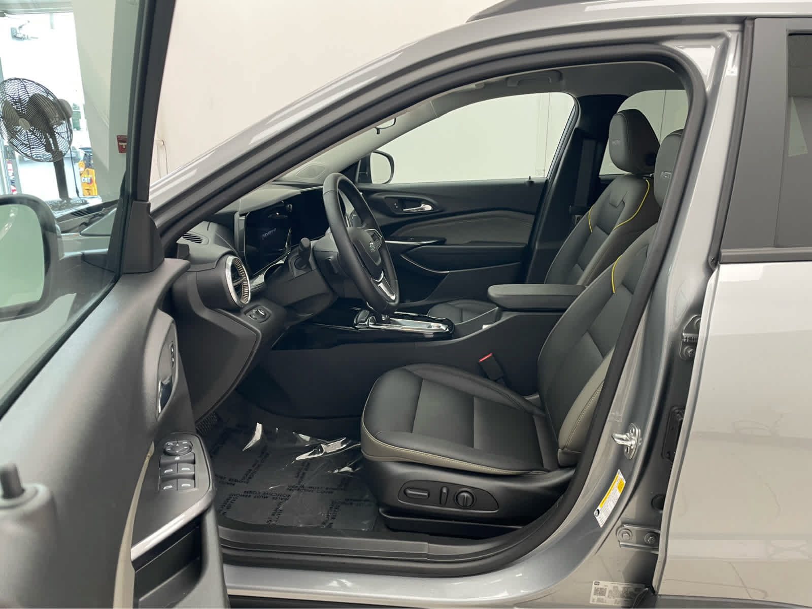 New 2025 Chevrolet Trax ACTIV w/ Driver Confidence Package FWD image 7