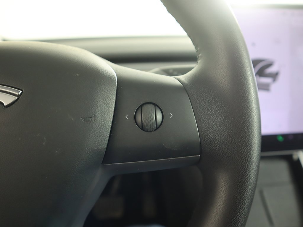 Used 2021 Tesla Model Y Long Range image 40
