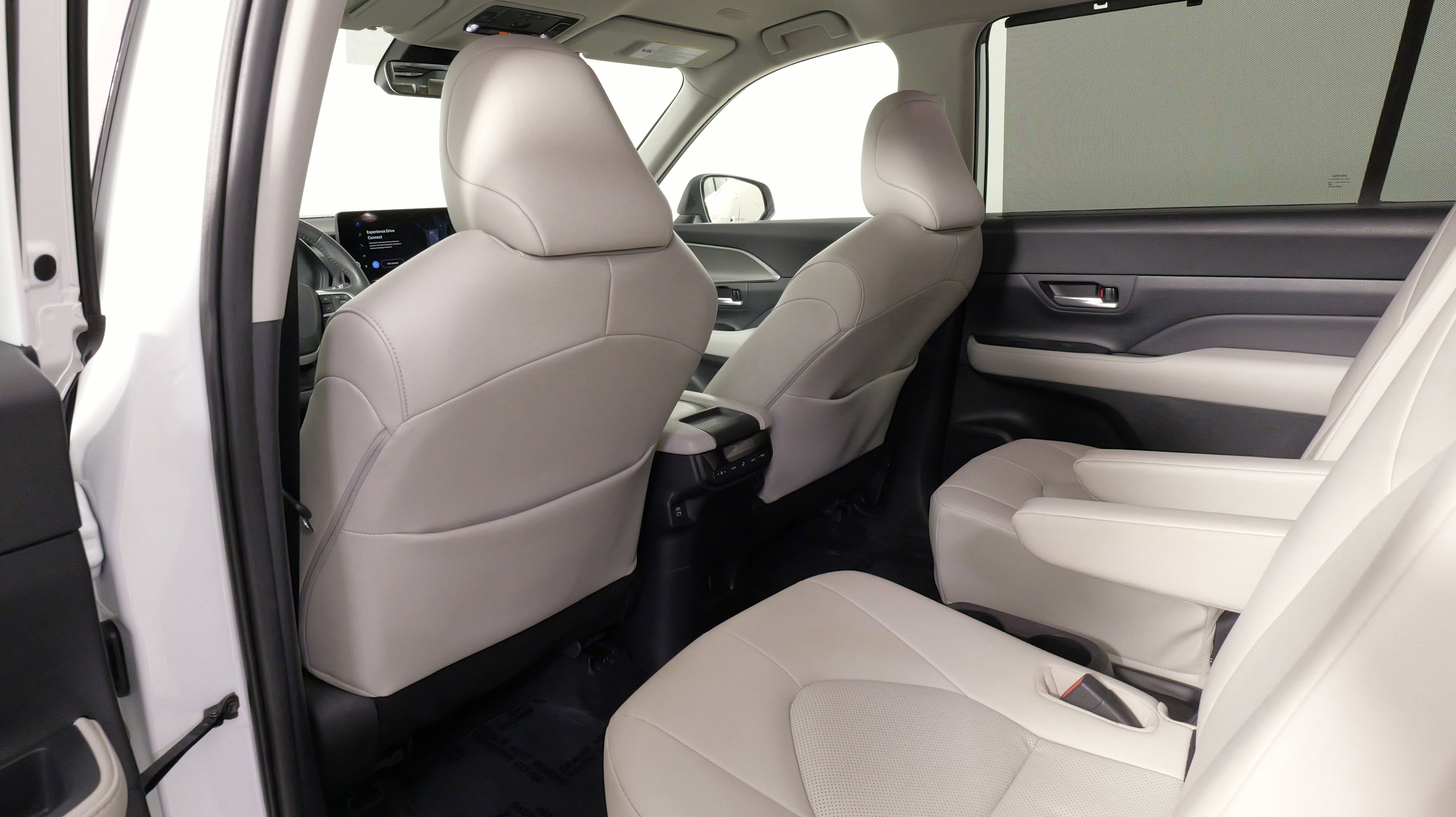 Used 2024 Toyota Grand Highlander XLE image 32