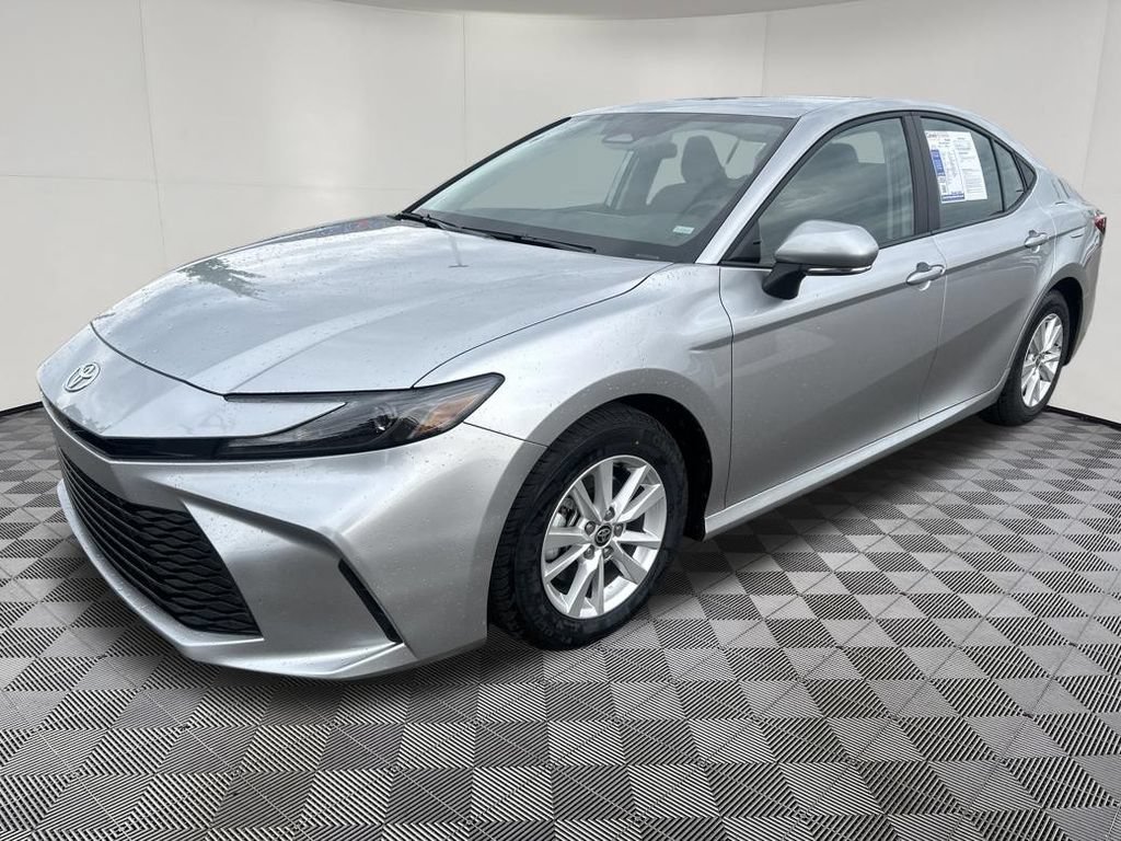 Used 2025 Toyota Camry LE FWD image 3
