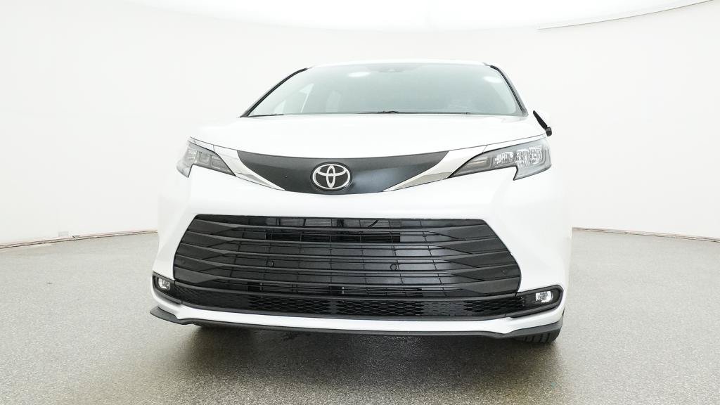 New 2026 Toyota Sienna XLE FWD image 18