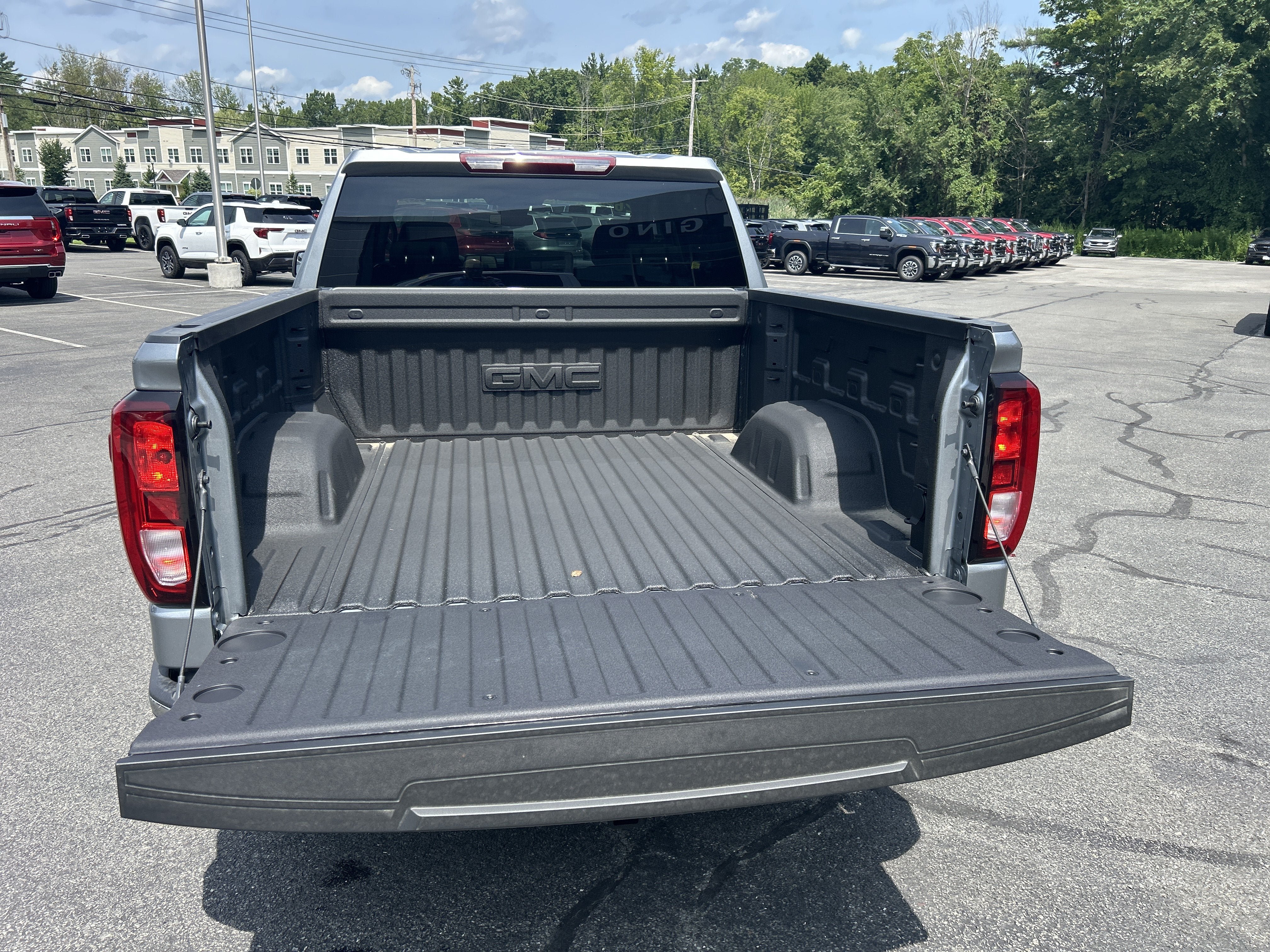 New 2026 GMC Sierra 1500 SLE AWD/4WD image 10