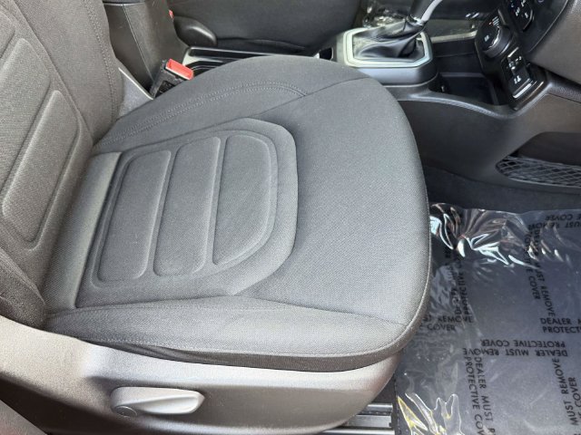 Used 2021 Jeep Renegade Latitude w/ Convenience Group AWD/4WD image 11