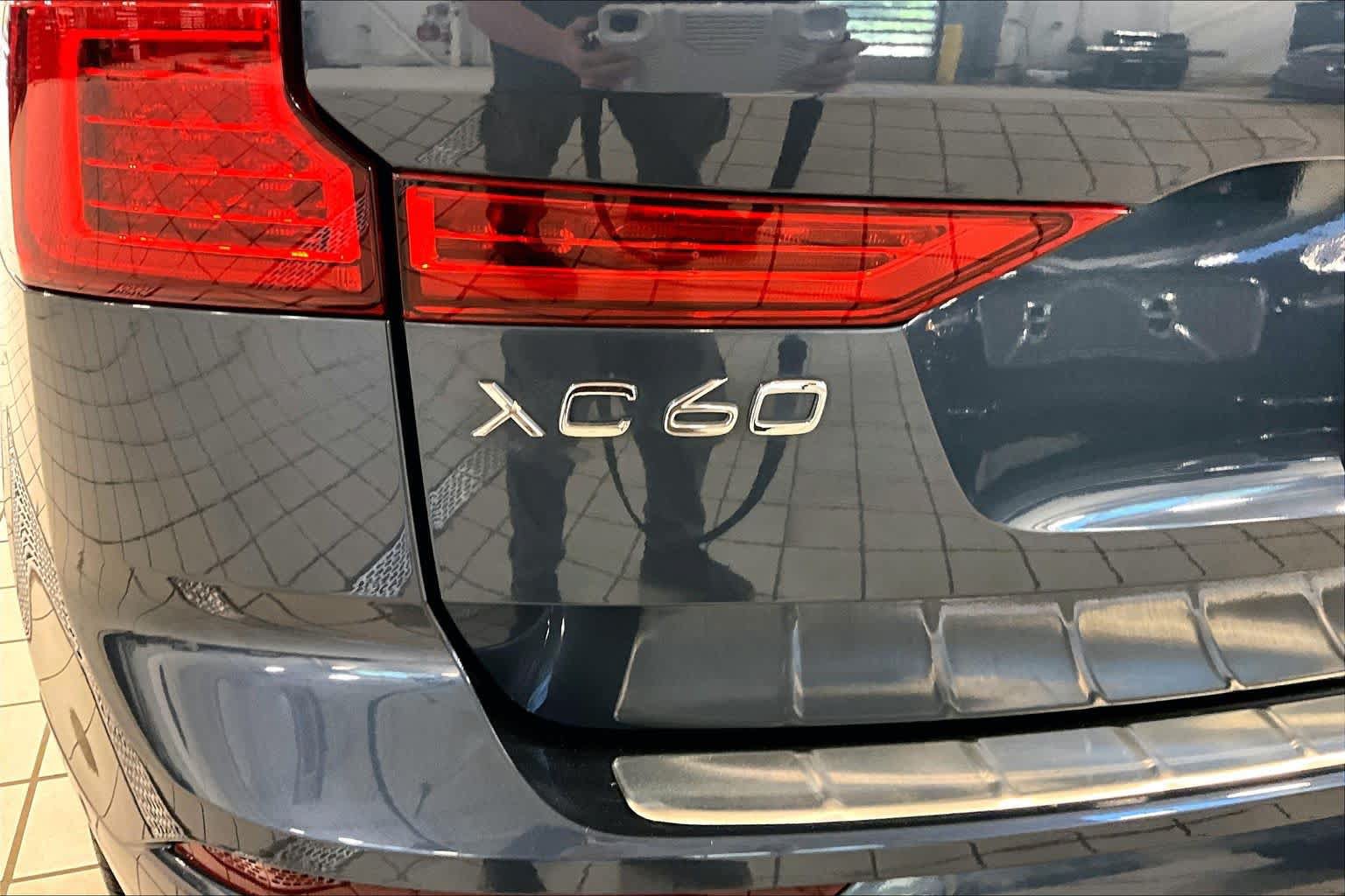 Used 2024 Volvo XC60 B5 Ultimate w/ Climate Package AWD/4WD image 31