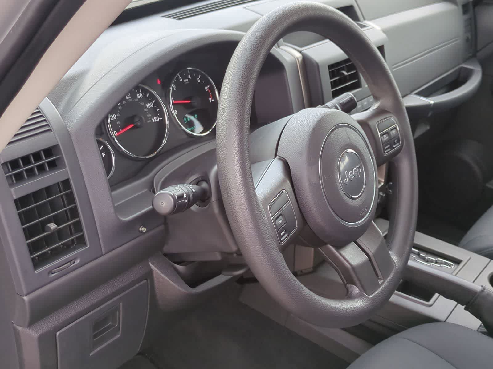 Used 2012 Jeep Liberty Sport AWD/4WD image 10